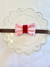 Load image into Gallery viewer, Sweetheart | collar bow tie
