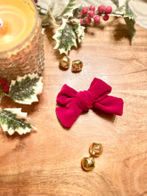 Load image into Gallery viewer, Howliday Joy | hair bow
